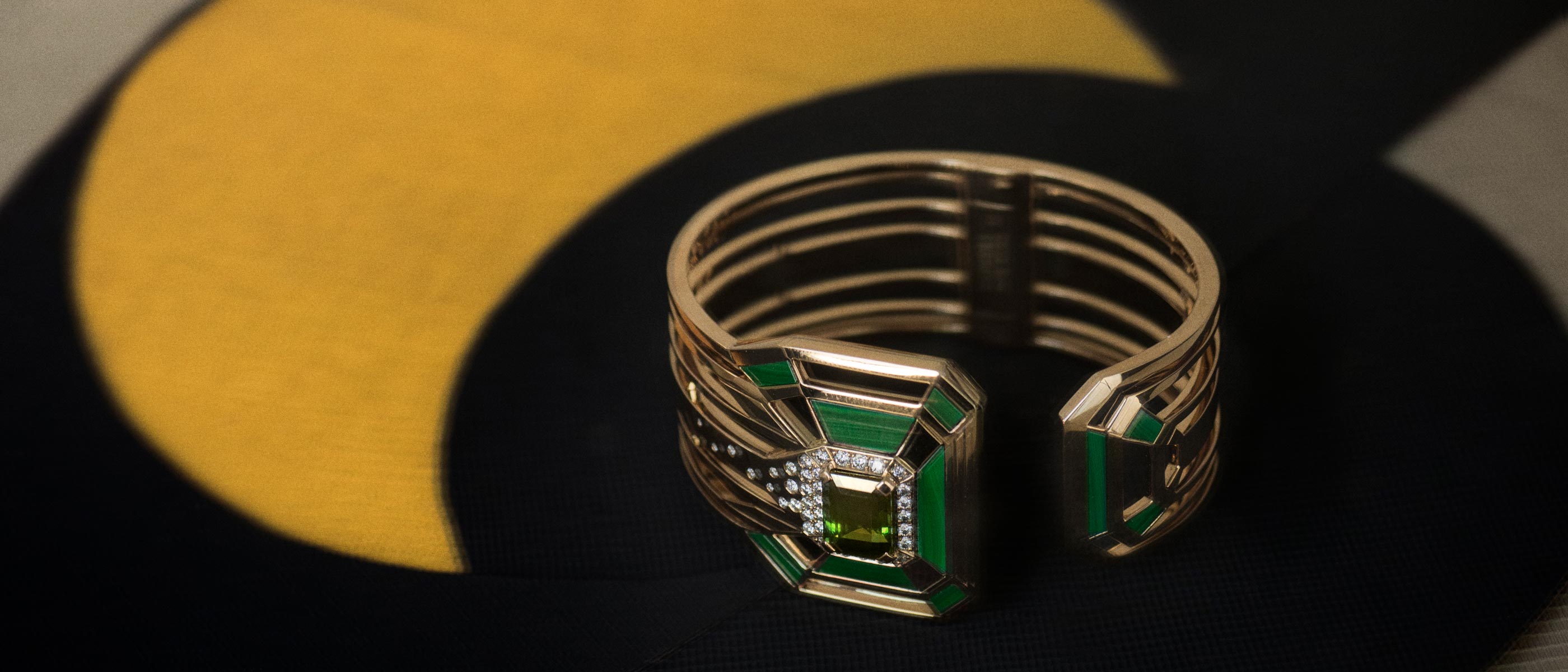 Grafismo parisino en las joyas Gallery Collection de Chanel