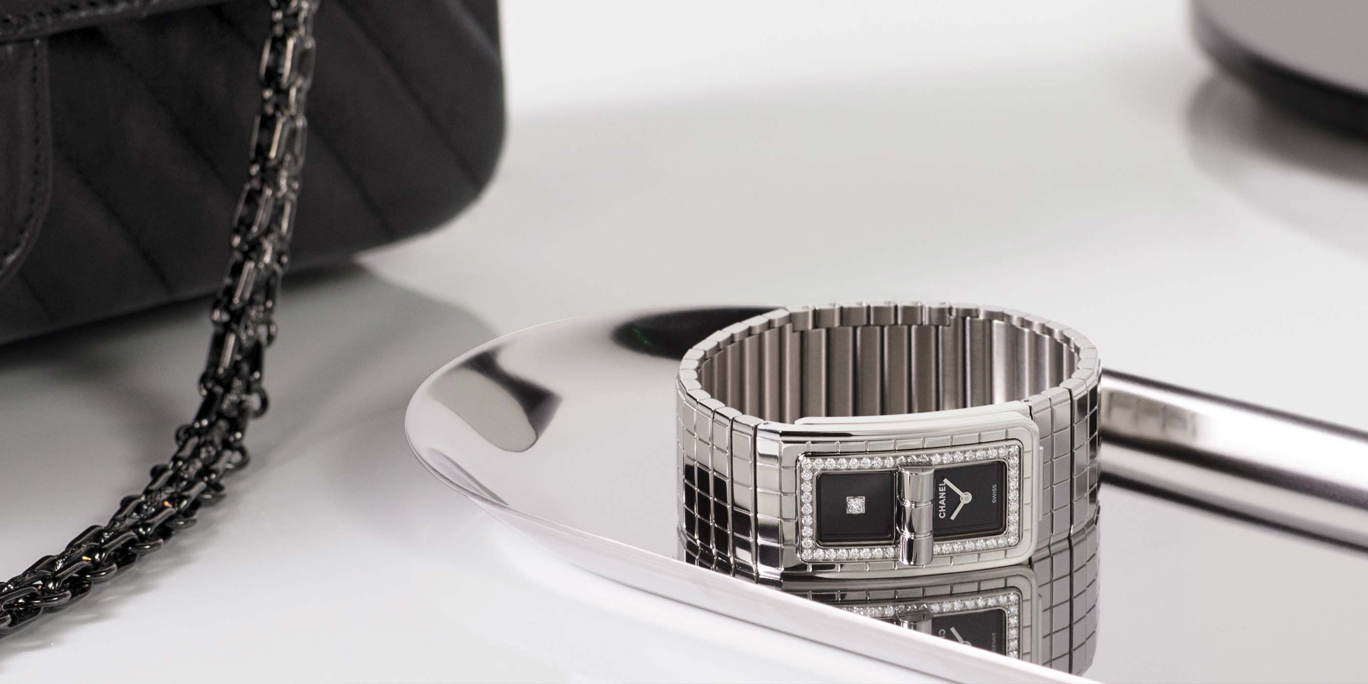 Un brazalete reloj al estilo Chanel