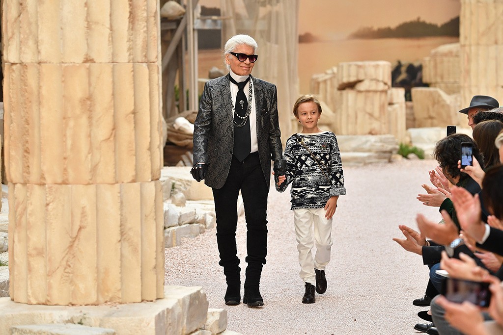 Chanel y la perfección griega de Lagerfeld