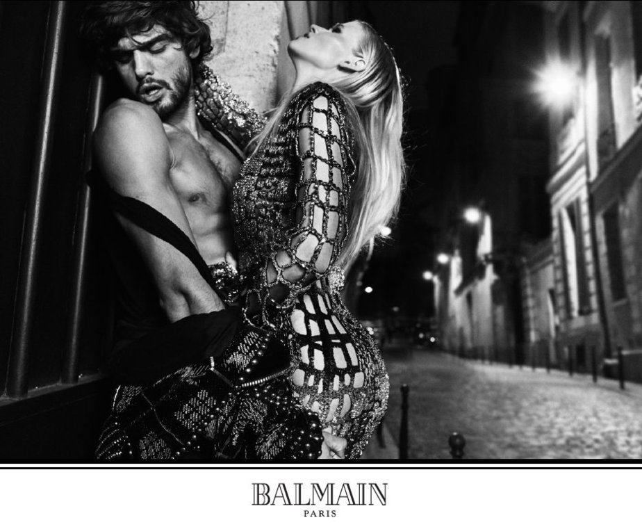 Balmain: una tarde de otoño en reminiscencias blanco y negro