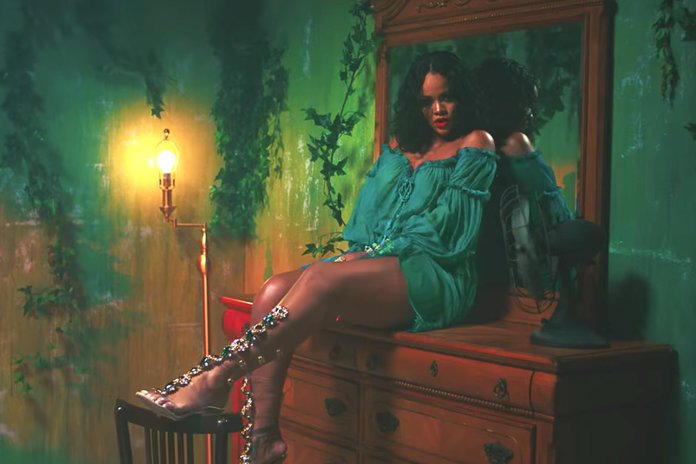 Rihanna desplaza a Carrie Bradshaw y Manolo Blahnik lo sabe